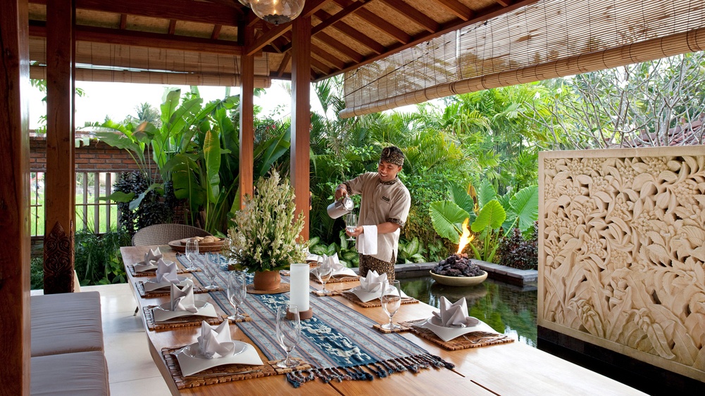 Villa Amy - Dining table